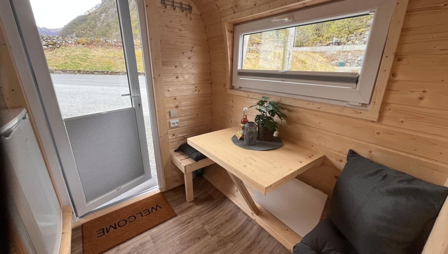 Overnatting hos Dirdalstraen Gardsutsalg