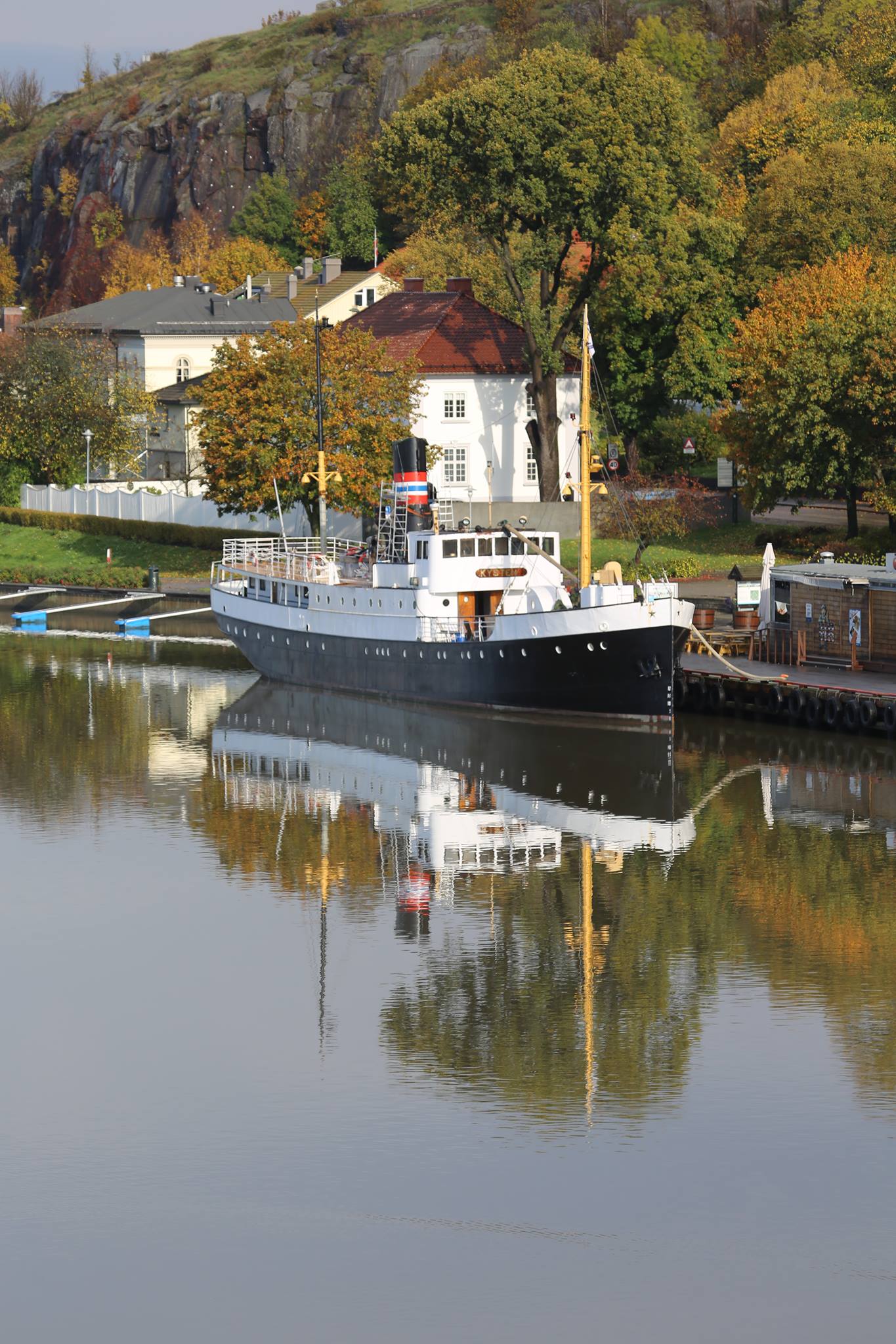 Large steamboat is docked.