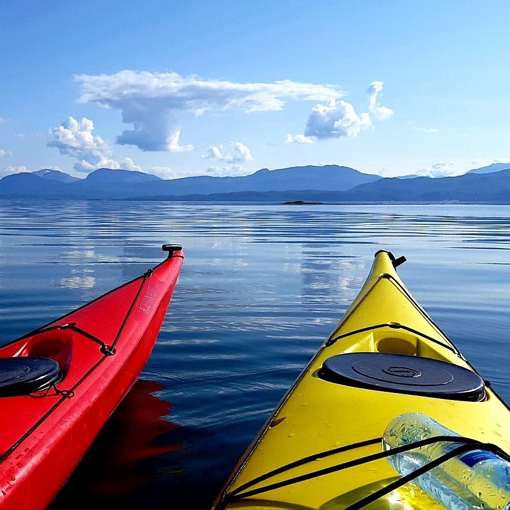 På fjorden i kayak