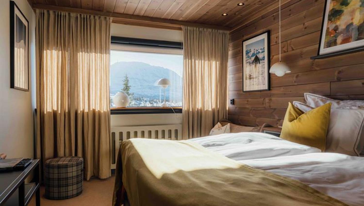 double room with a view of Gaustatoppen