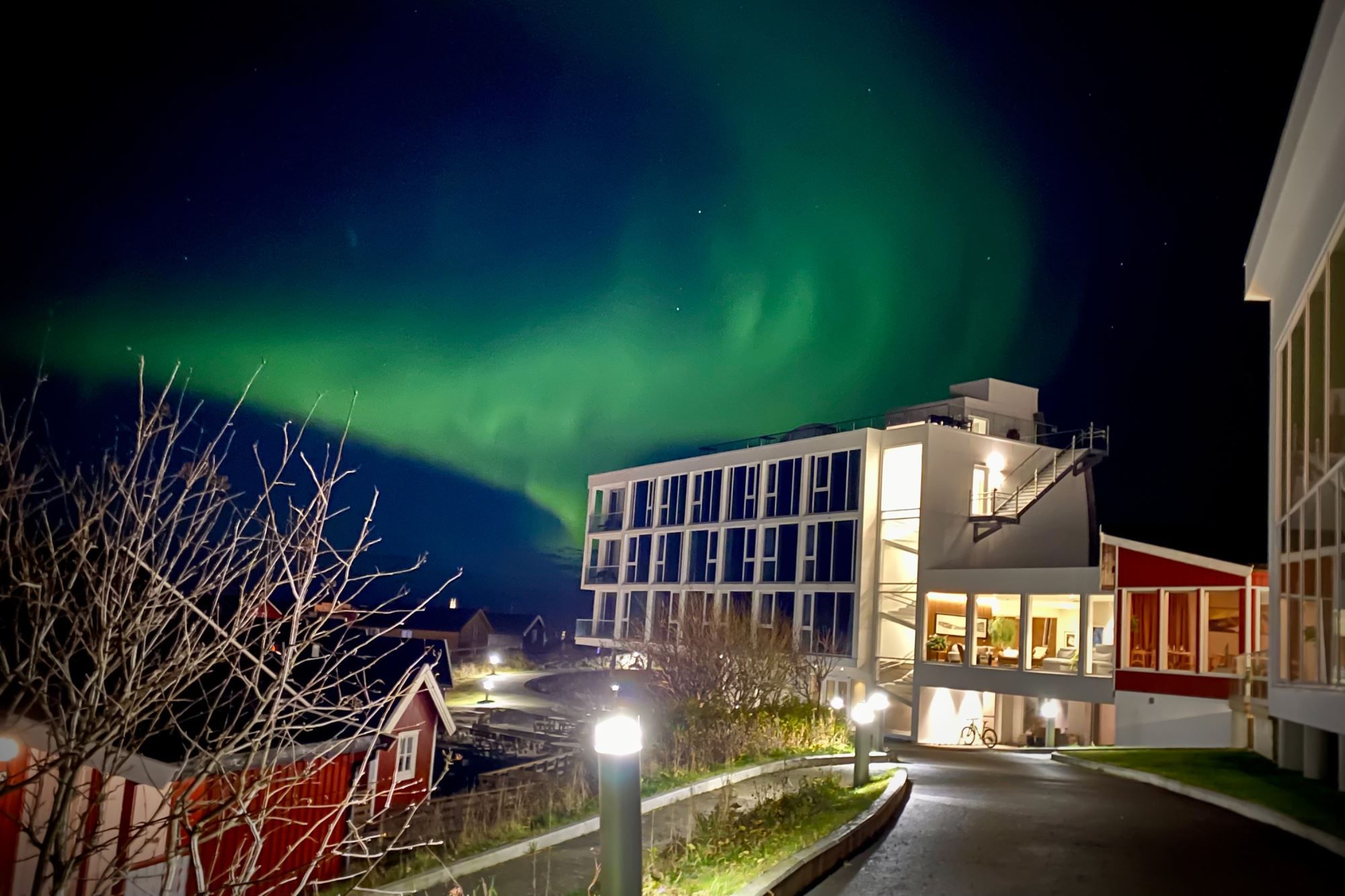 Northern lights over Lovund hotel