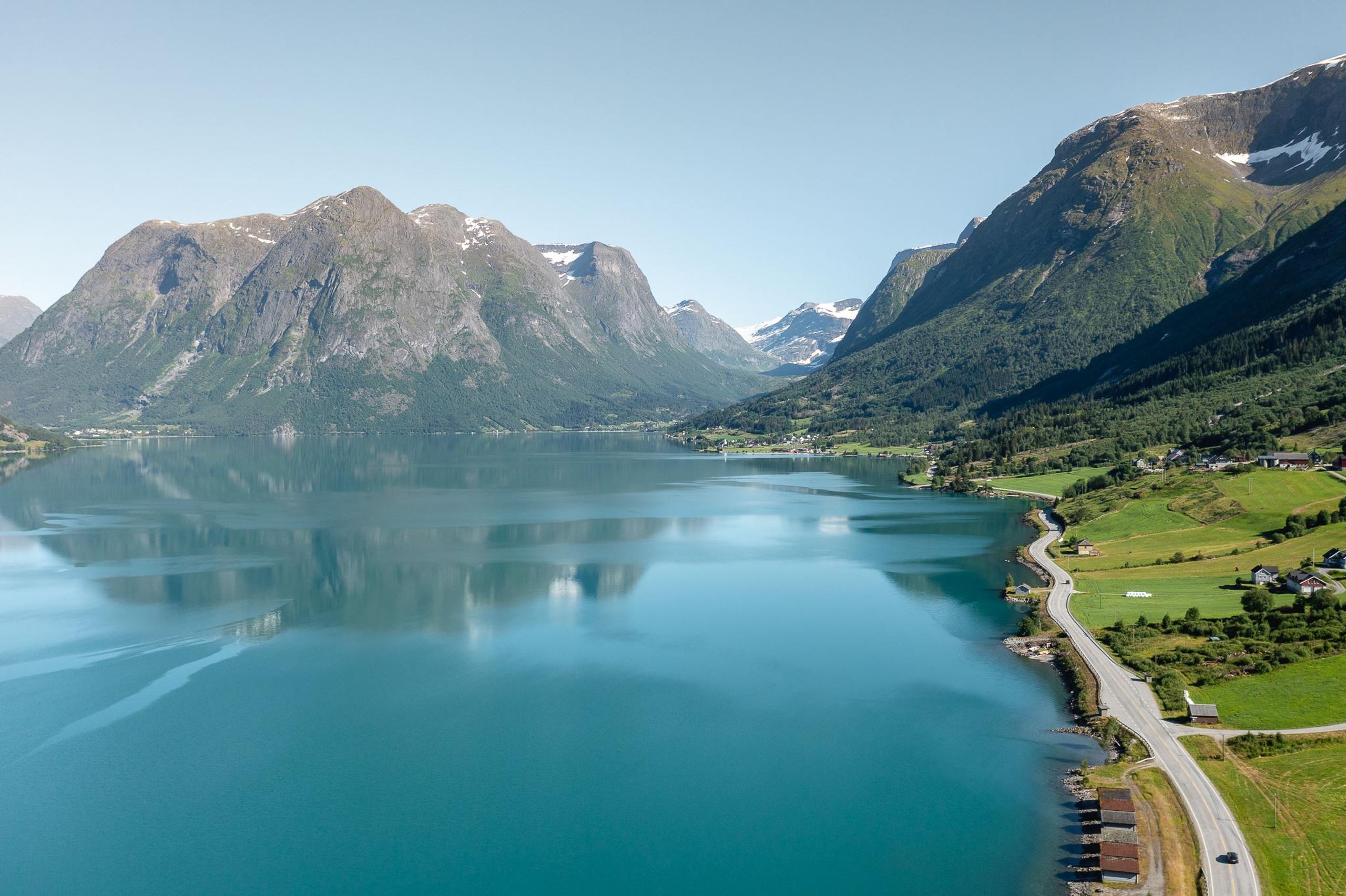 Oppstrynsvatnet lake
