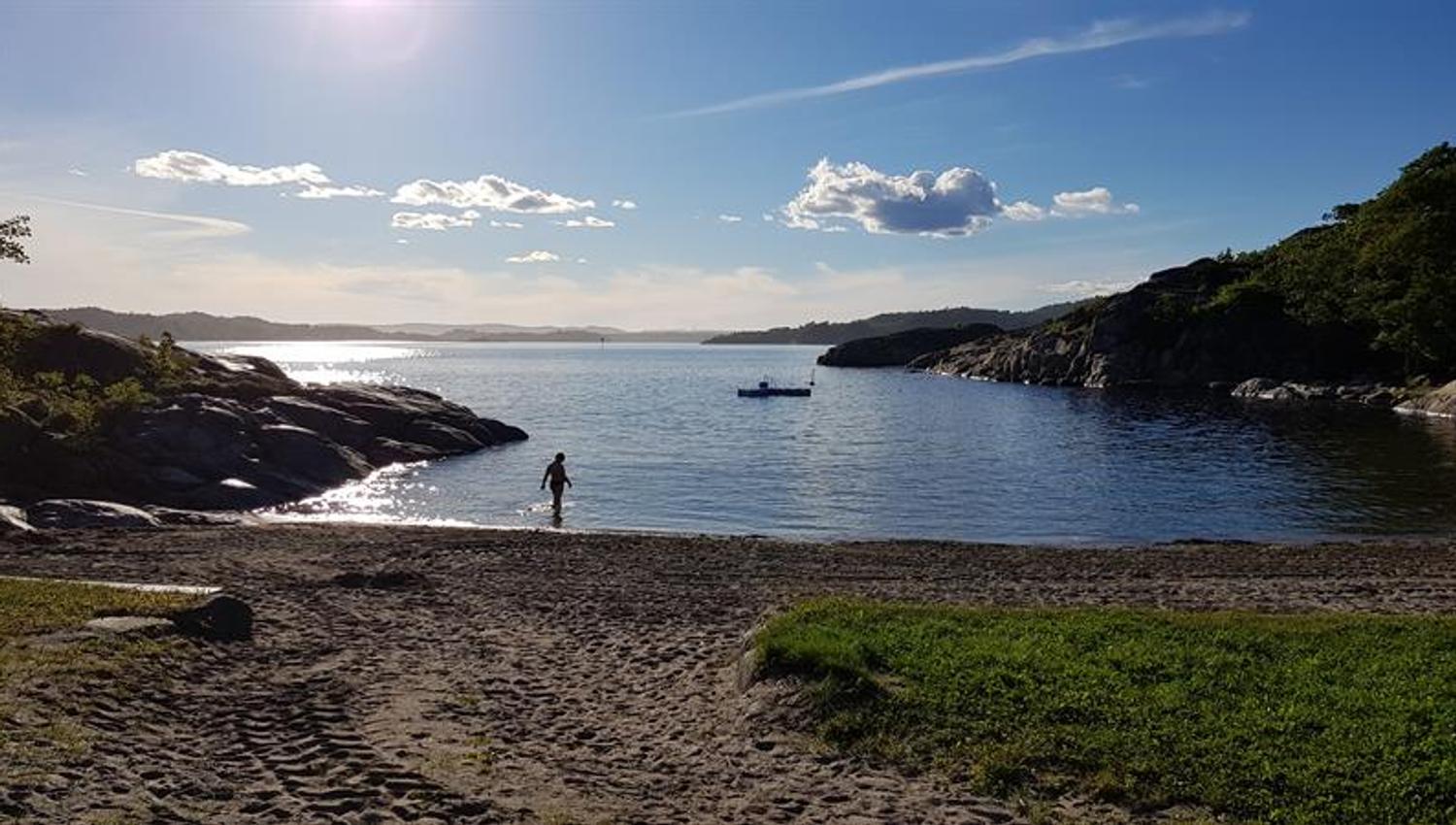 Evening by the beach