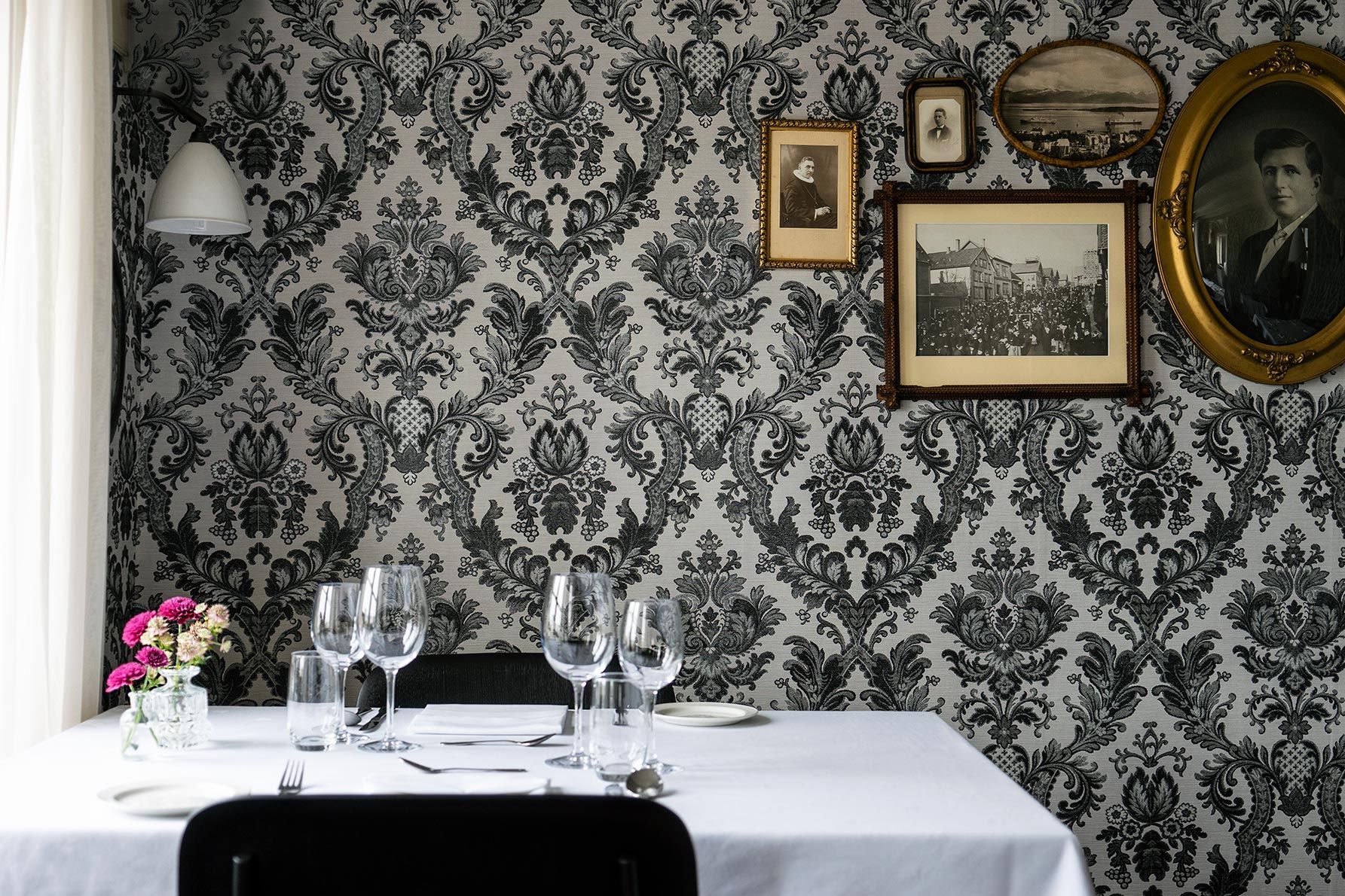 Lothes Mat & Vinhus