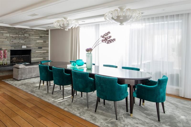 Penthouse Terrace Suite, langbord med ti grønne stoler