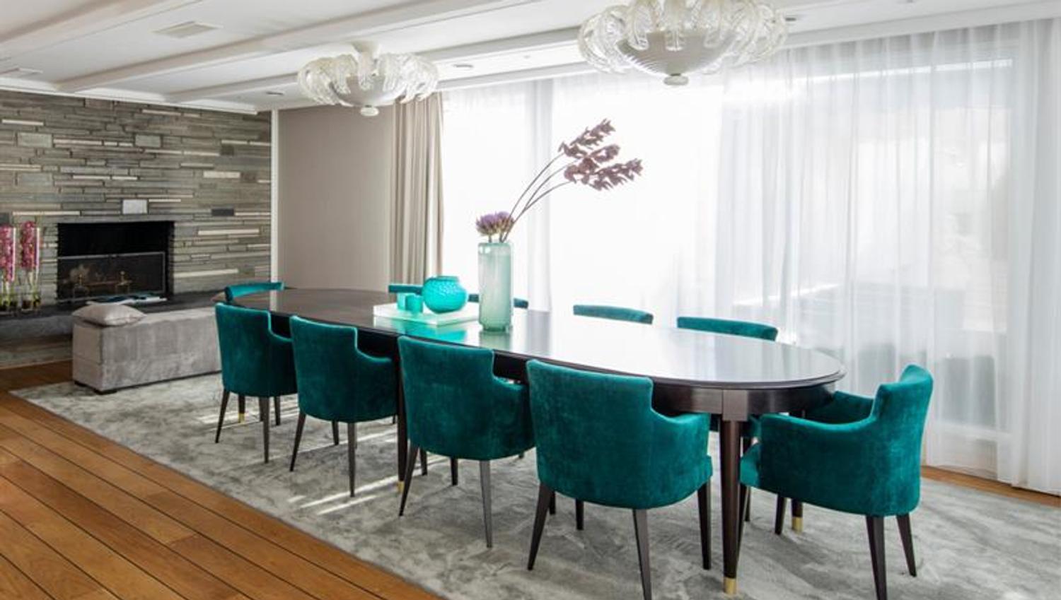 Penthouse Terrace Suite, langbord med ti grønne stoler