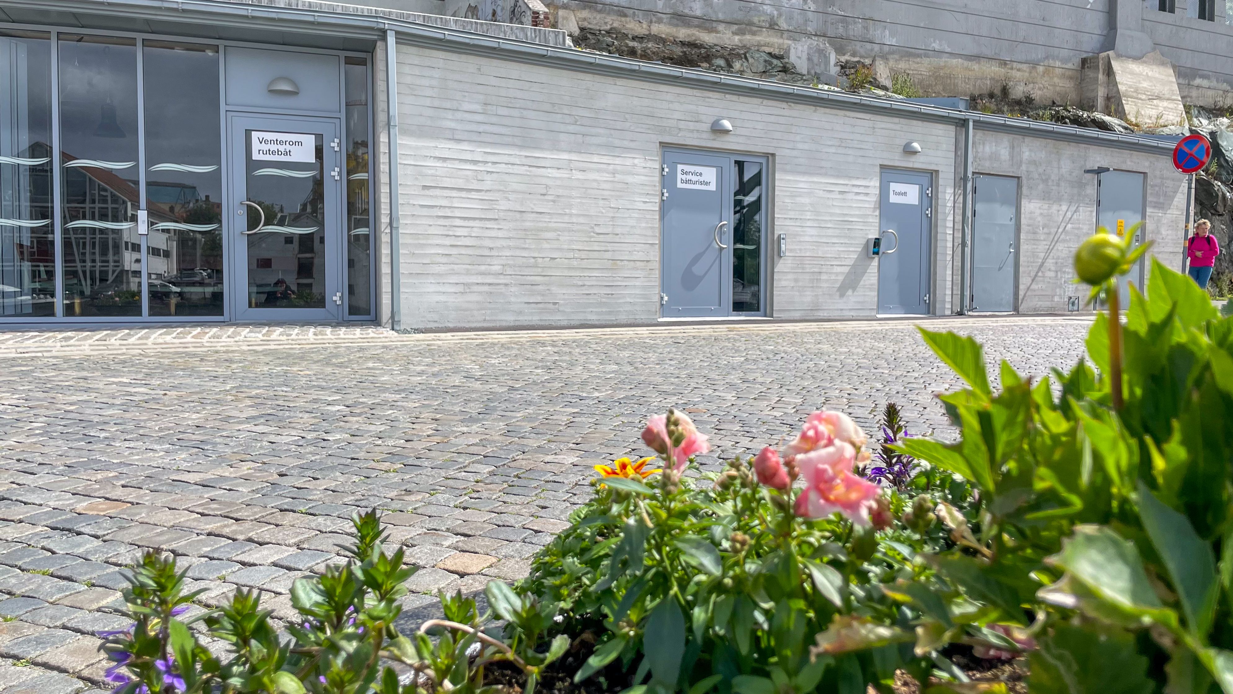 Service building at Smedasundet Guest harbour
