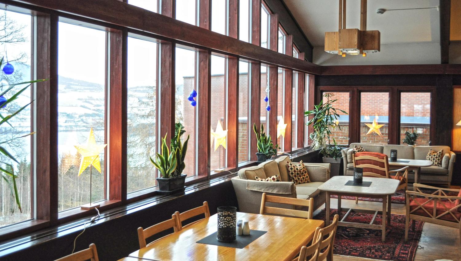 Sitteplasser med utsikt - Honne Hotell og konferansesenter