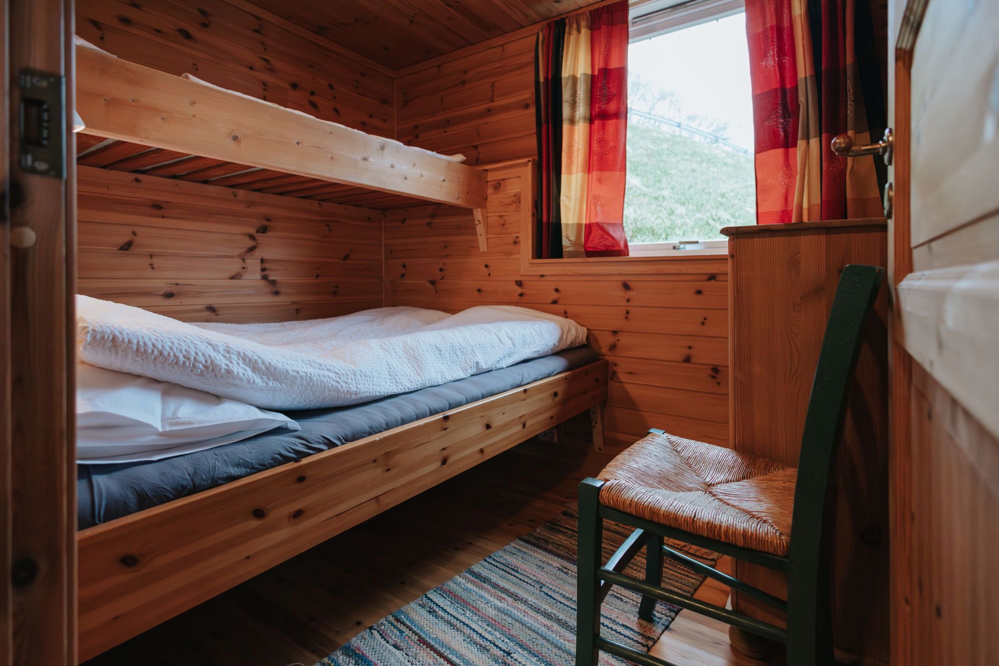 One of the cabins on Risnesøyna