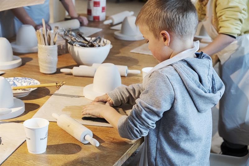 clay workshop for kids at the porcelain museum in Porsgrunn