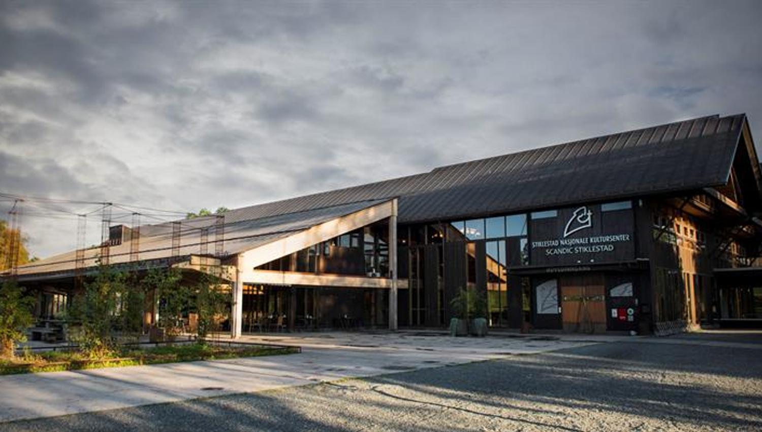 Fasaden på Stiklestad Nasjonale Kultursenter