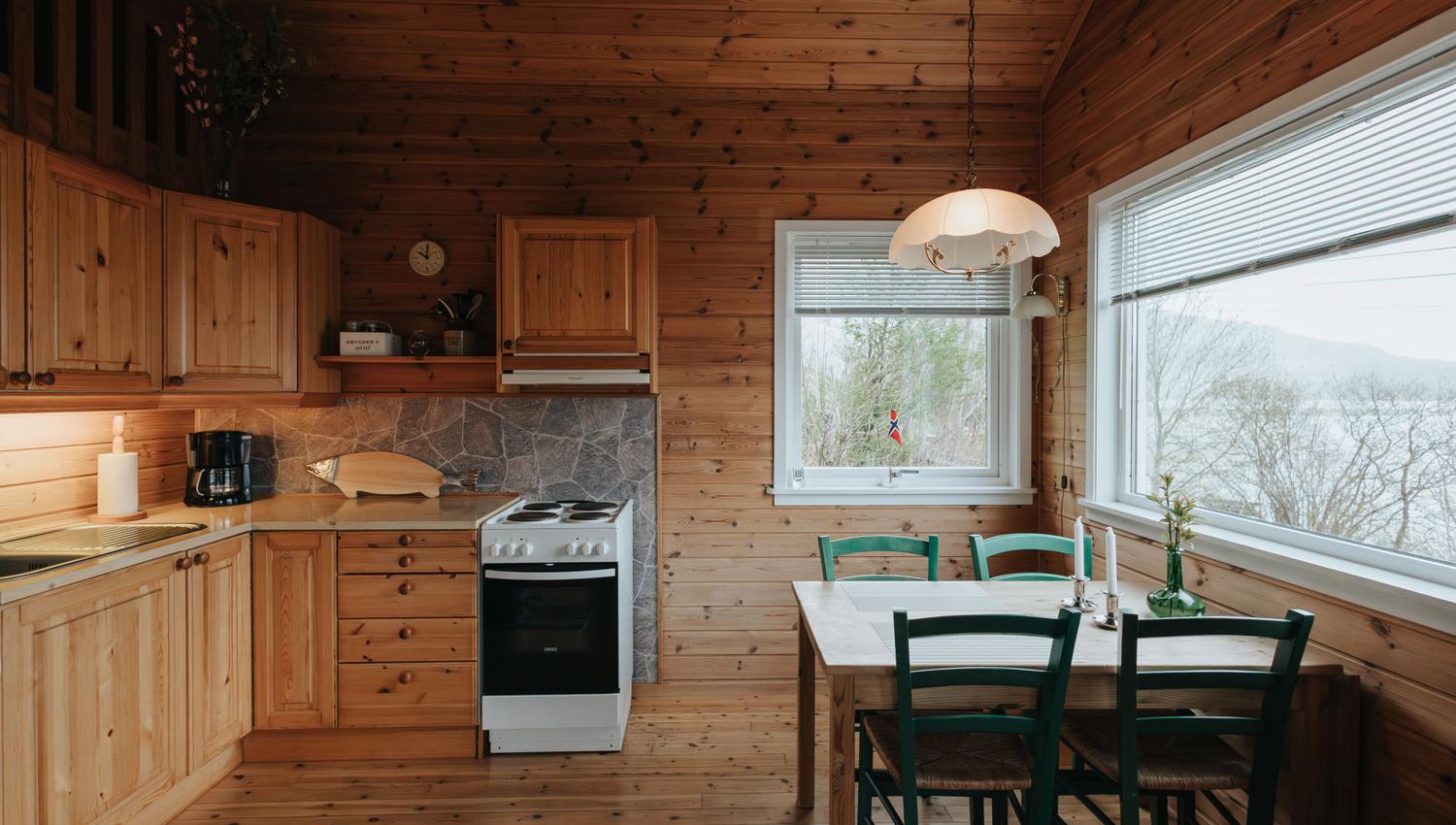 One of the cabins on Risnesøyna
