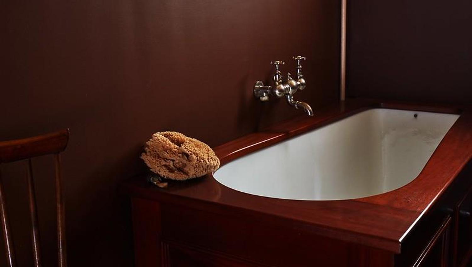 19th century bathroom