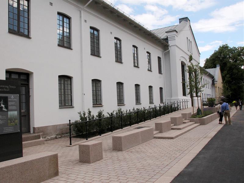 Street view and entrance, Dronning Sonja Kunststall, Oslo