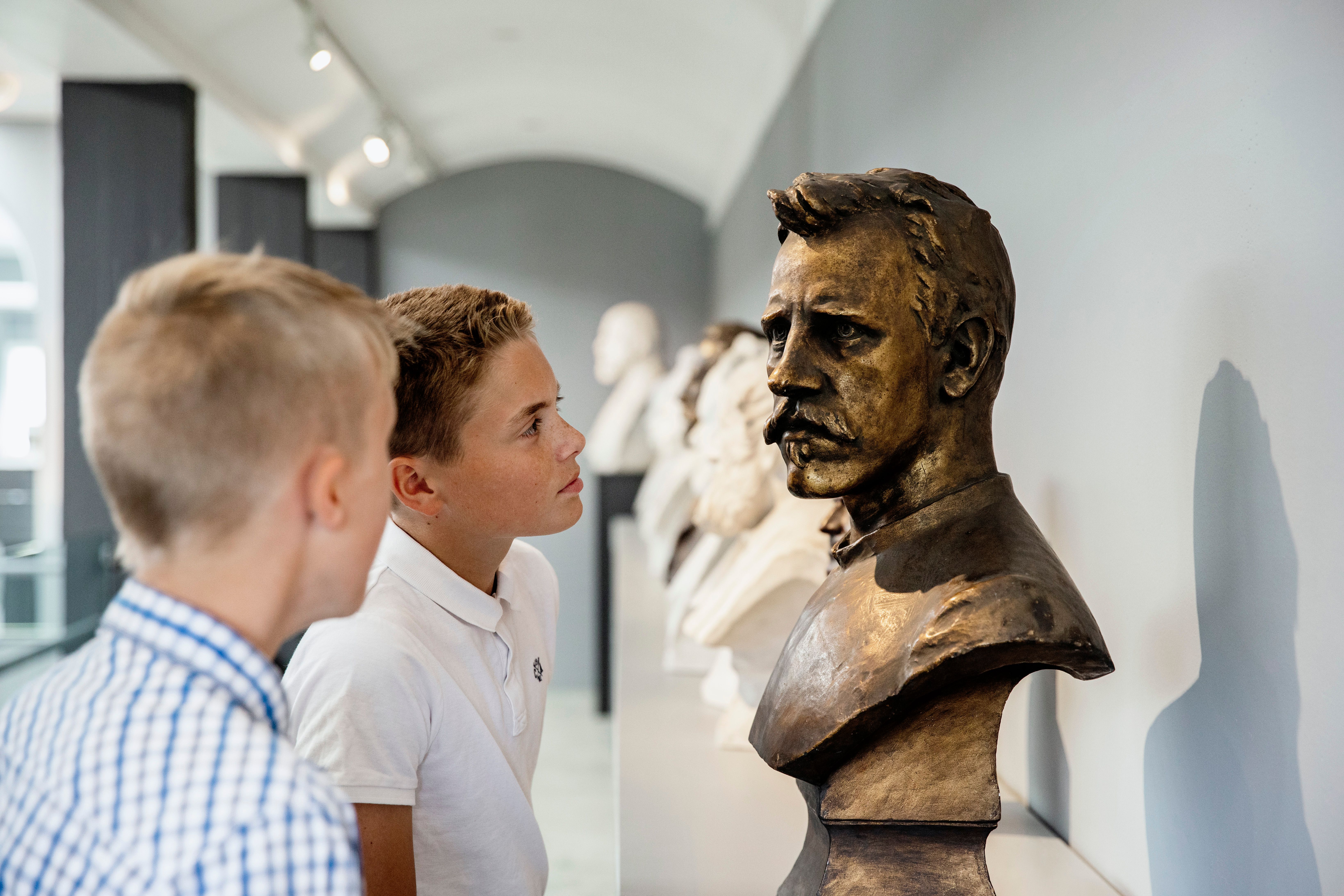 Byste i utstillinga på Anders Svor-museet