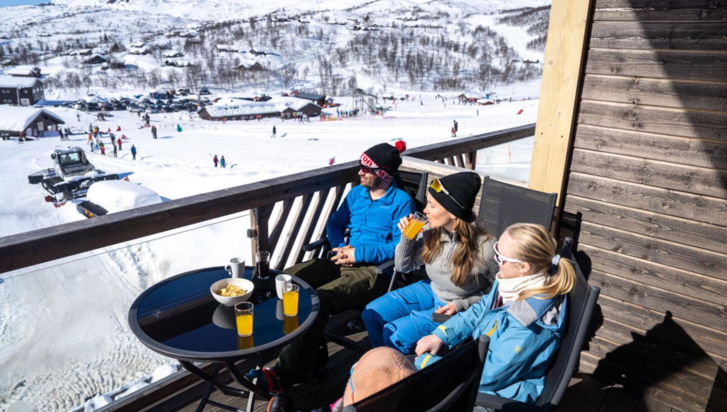 Vinje_vinter_utsikt-balkong-hytte-Haukleifjell-skisenter_1000x667