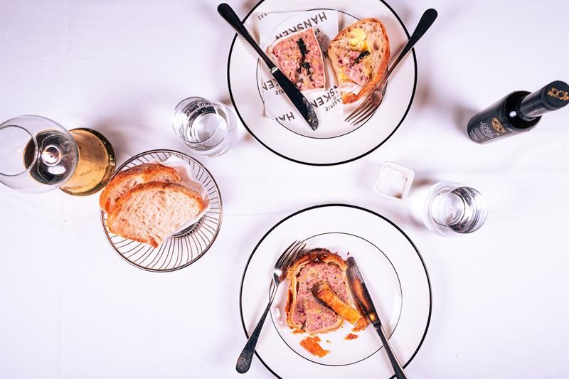 Detail: food on the table 
