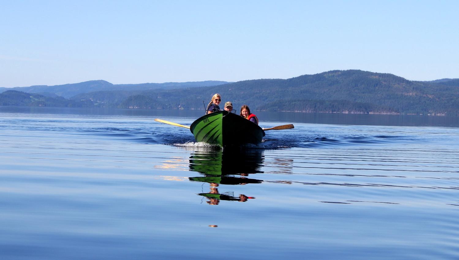 Fsihing and boating in the Lake Snåsavatnet