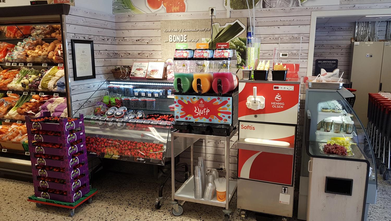 Fresh fruit, soft ice and slush at SPAR Jondal – a popular stop for travelers exploring Hardanger.