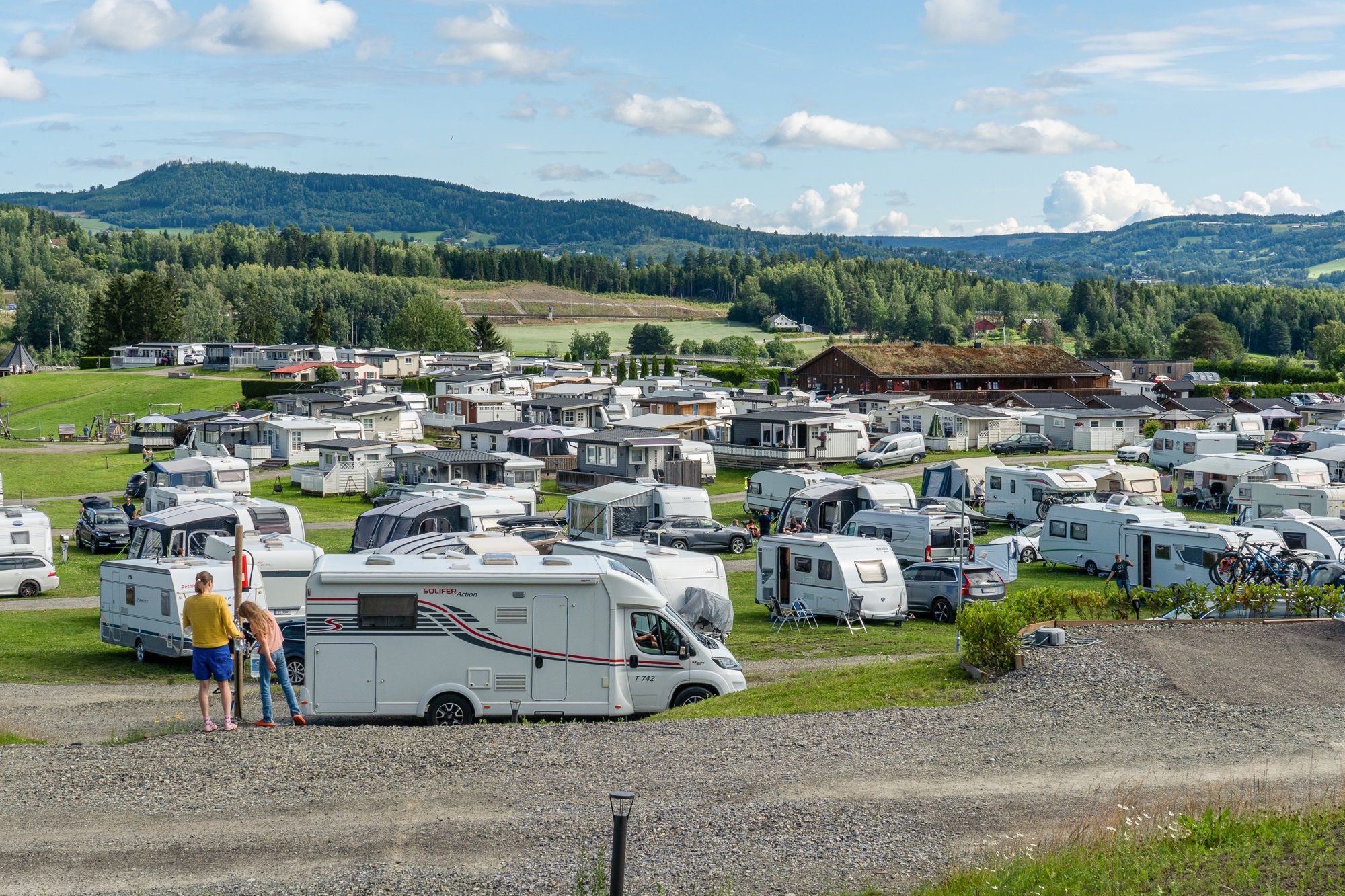 Dronebilde over campingplassen Topcamp Mjøsa