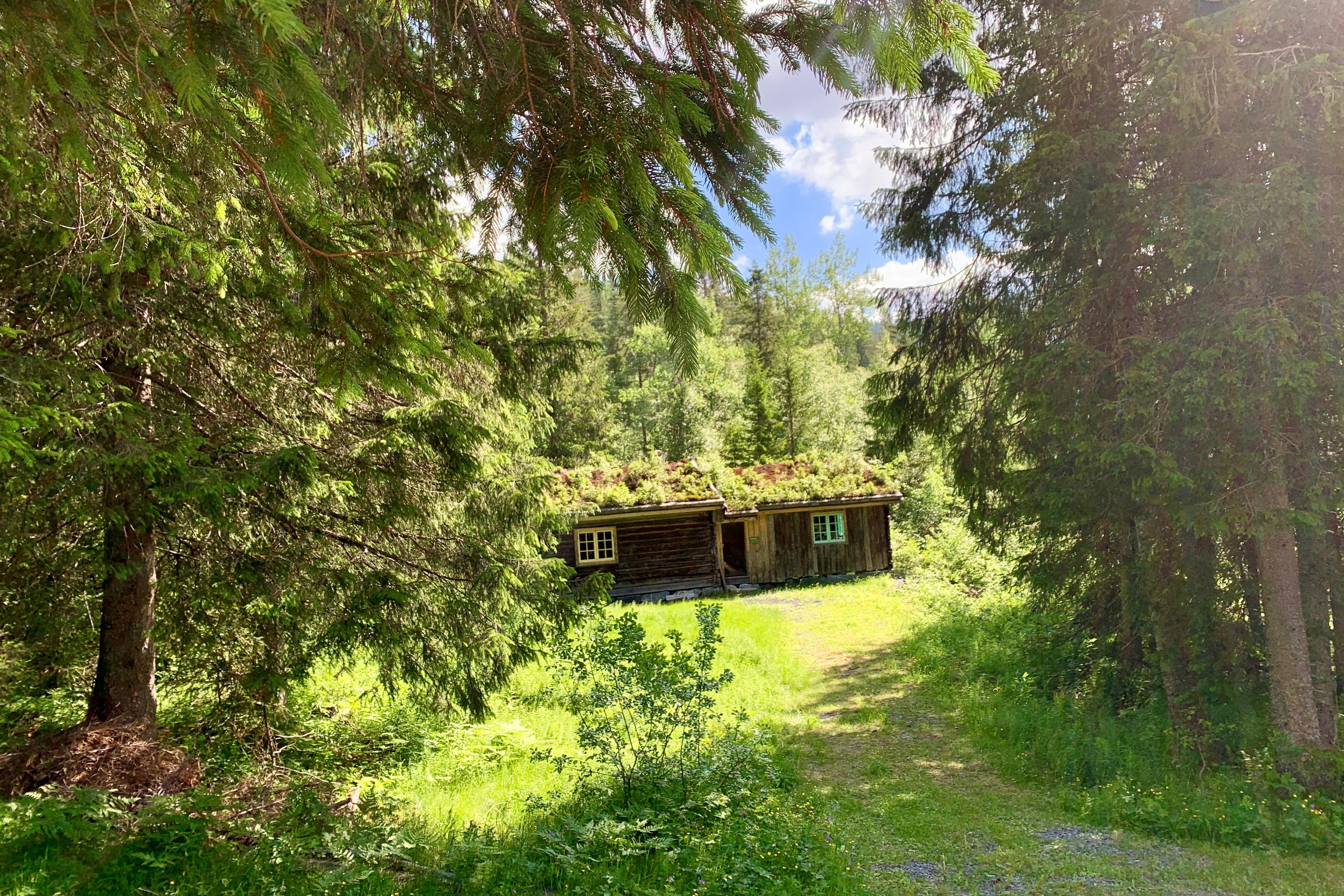Sørensenstoga ved Smørklepp kunstmuseum. Vest-Telemark museum, Henrik Sørensen, Harald Kihle.