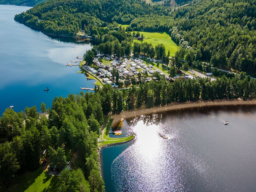 dronebilde fra Telnessanden camping
