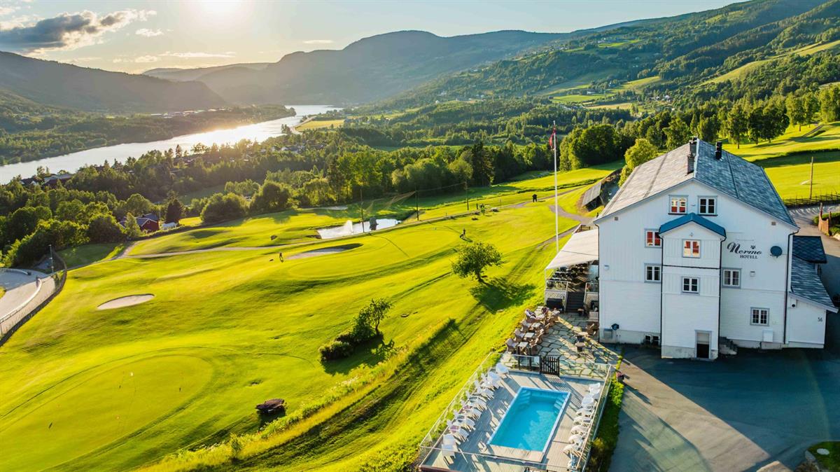 Golf course and hotel overlooking the valley.