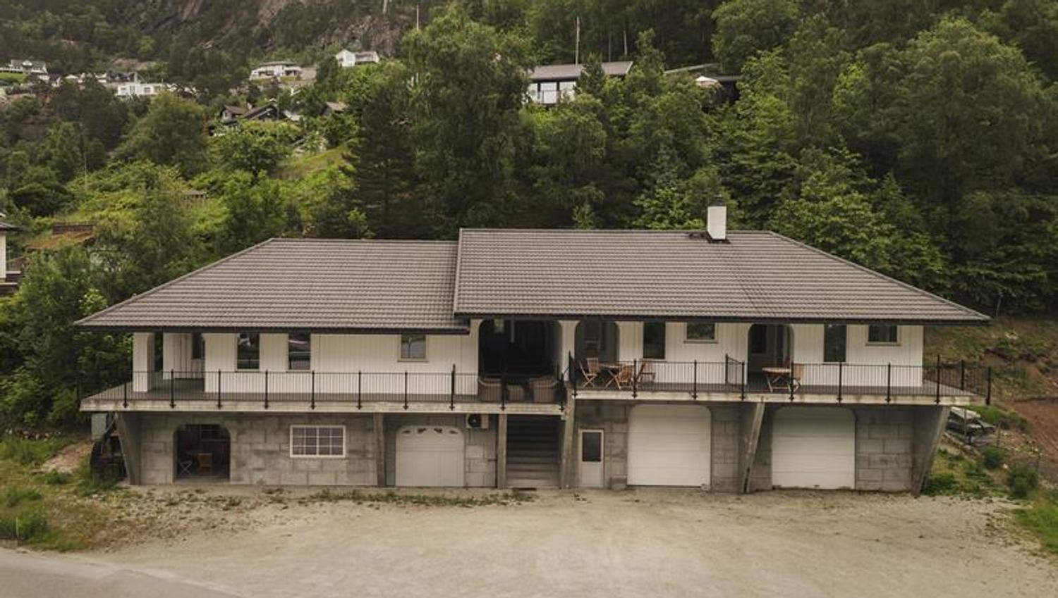 A photo of the apartment building belonging to the camping.
