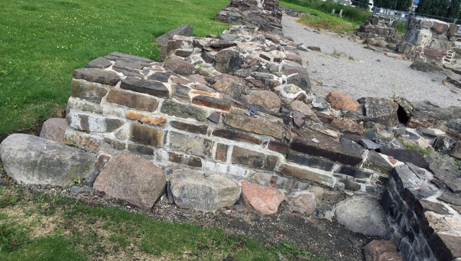 Wall ruins.