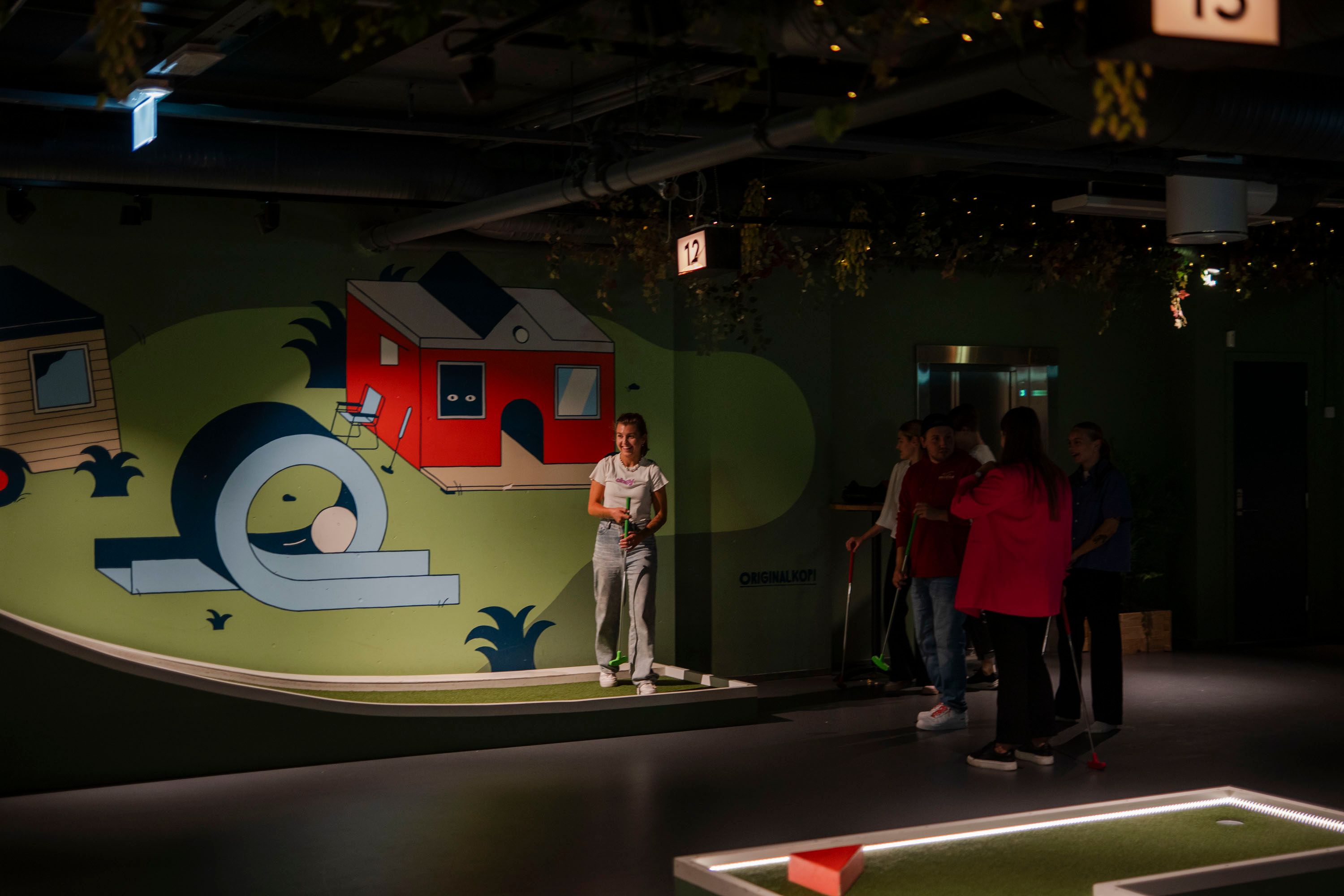 Mini golf and bar in one