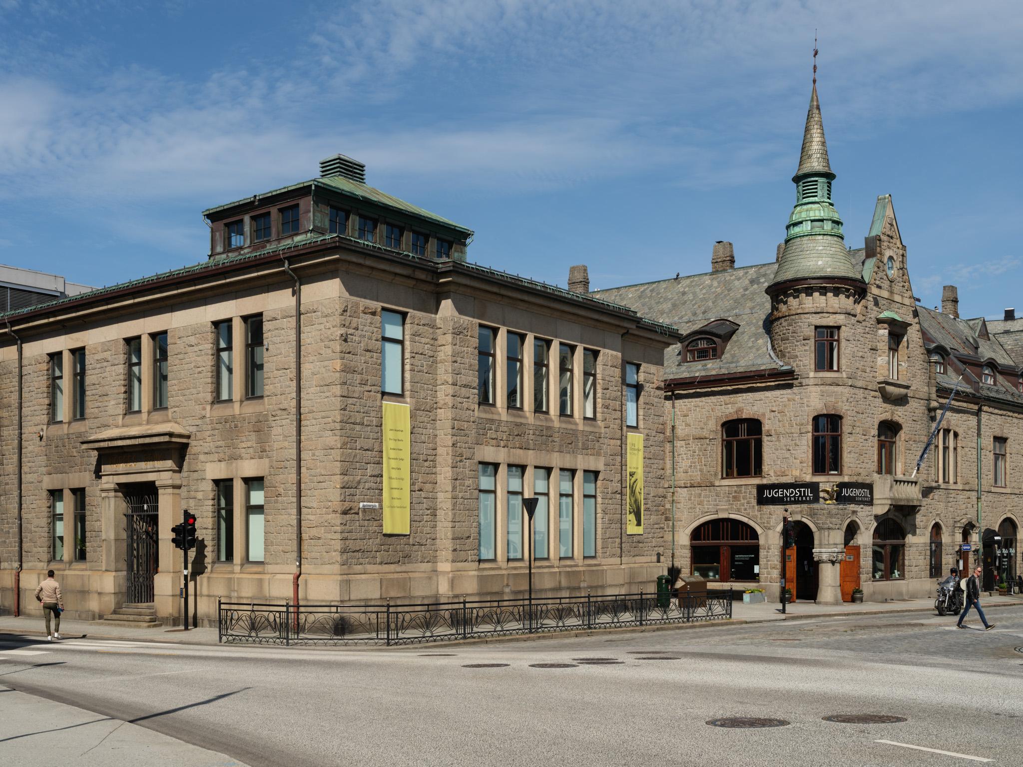The Art Nouveau Centre & the Art Museum KUBE