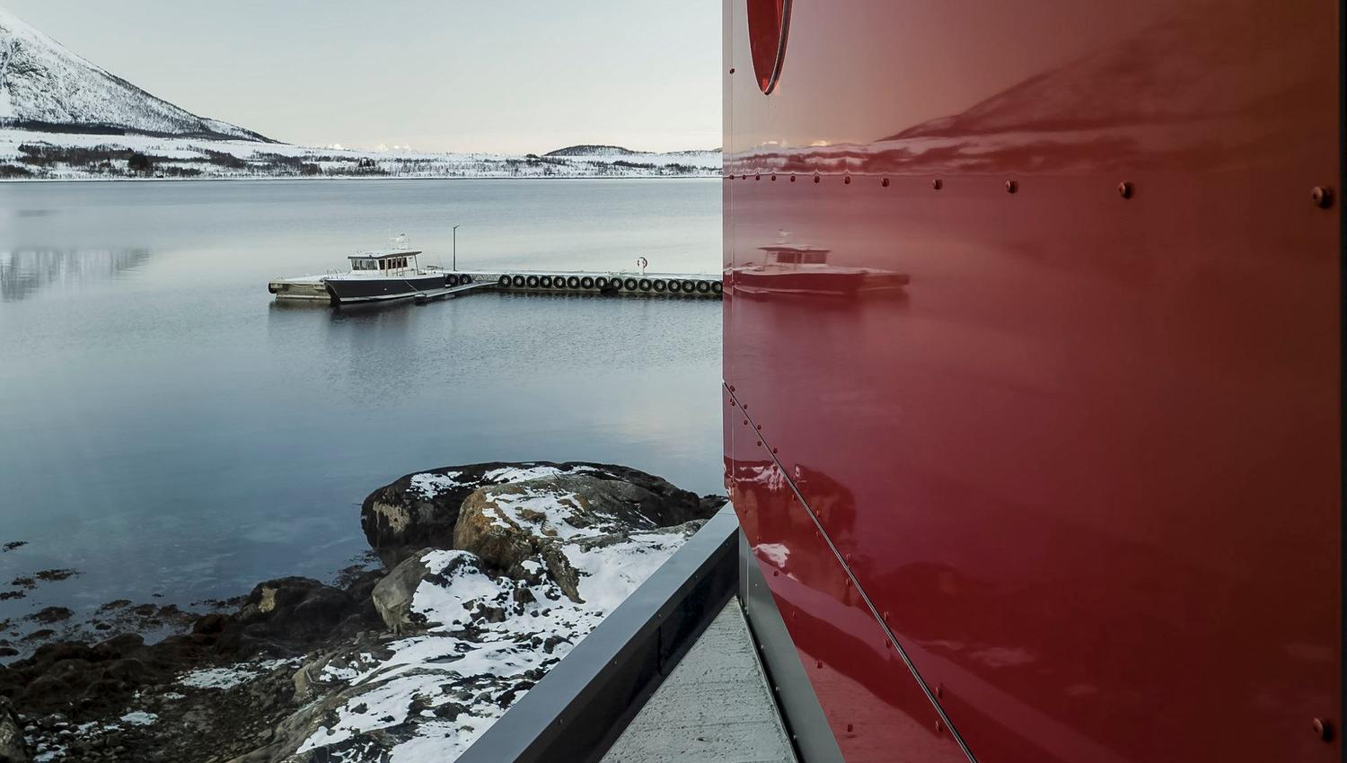 Utenfor Holmen Gjestehus