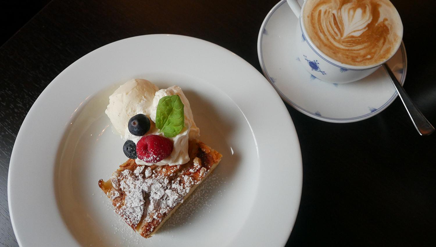 kake og kaffe på Øvre Verket Spiseri