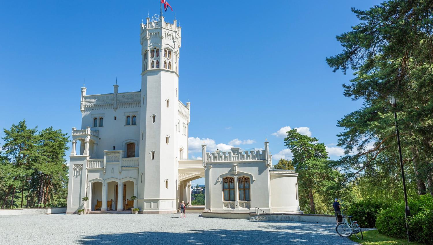 Oscarshall seen from the outside
