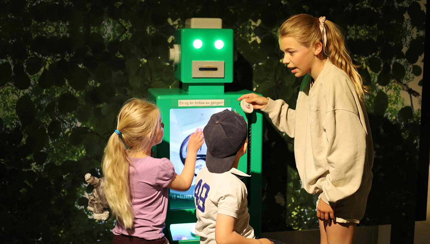 children playing with robot at DuVerden