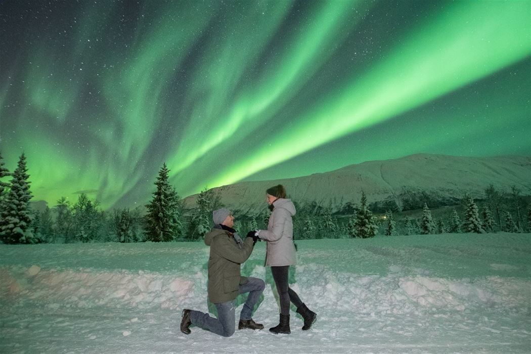 Proposing under the northern lights