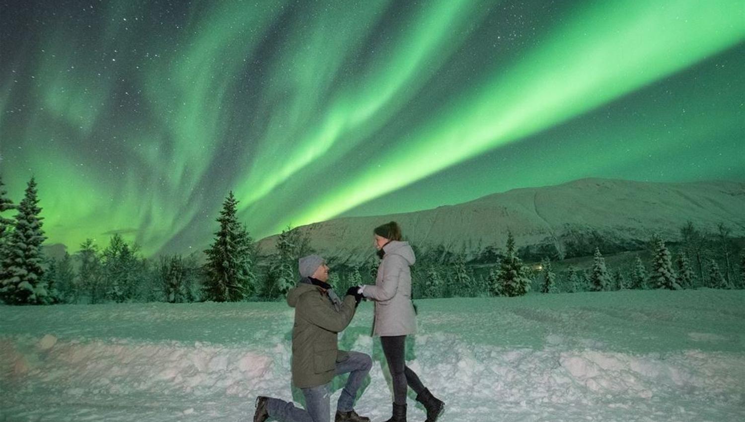 Proposing under the northern lights