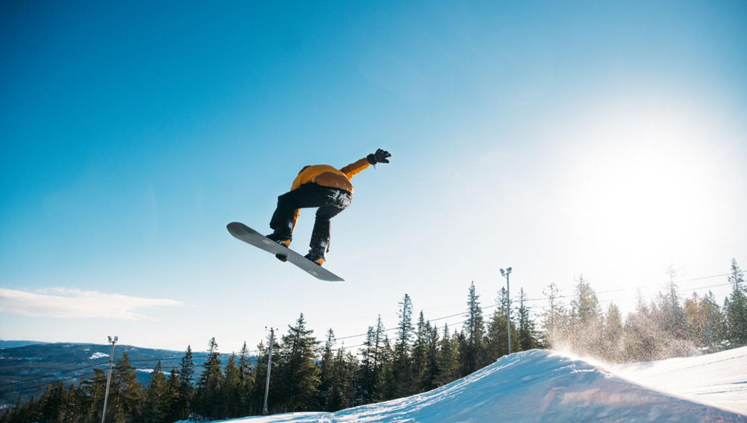 boy snowboarding at Lifjell ski centre