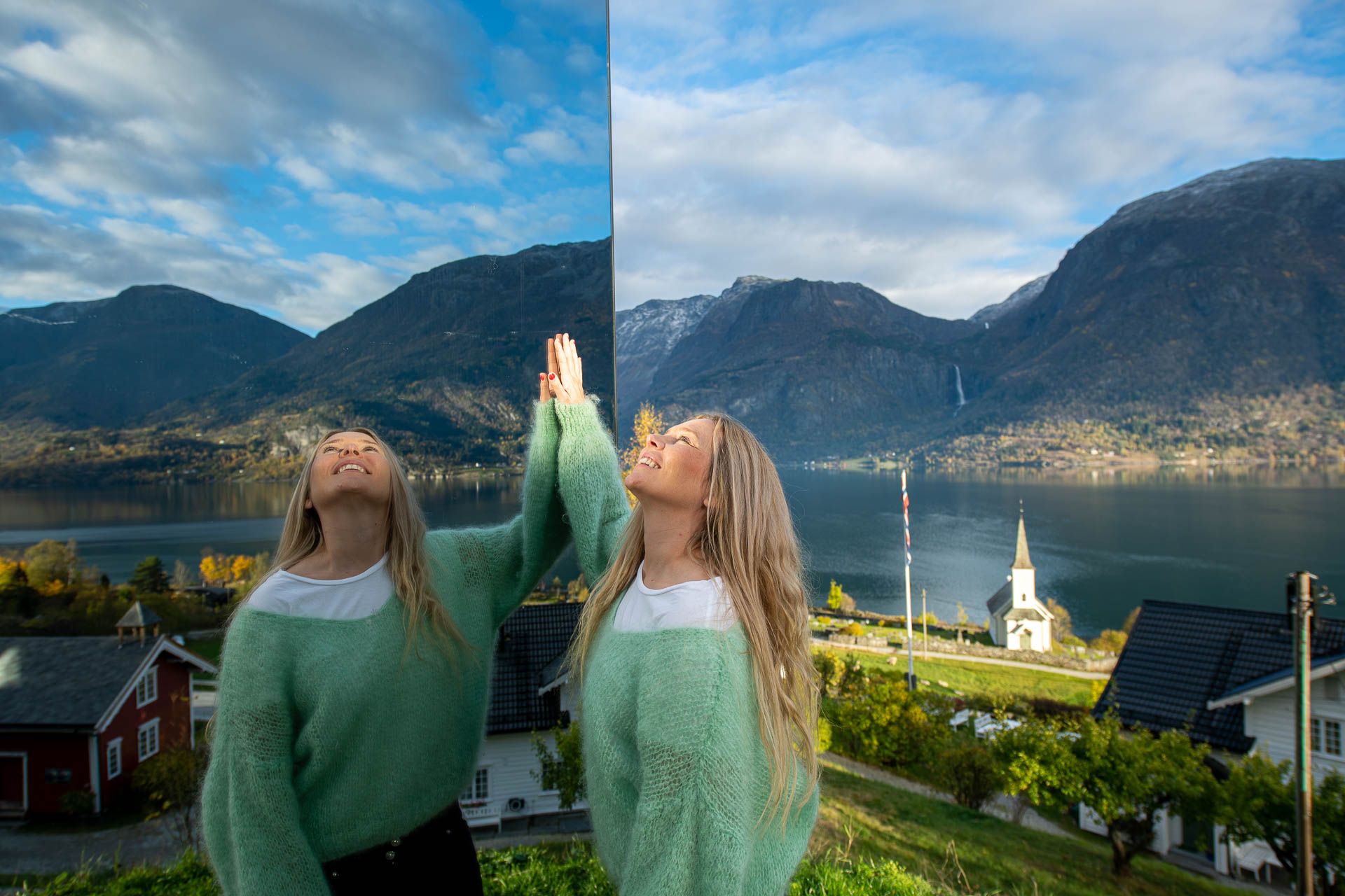 Fjordspeilet, Luster