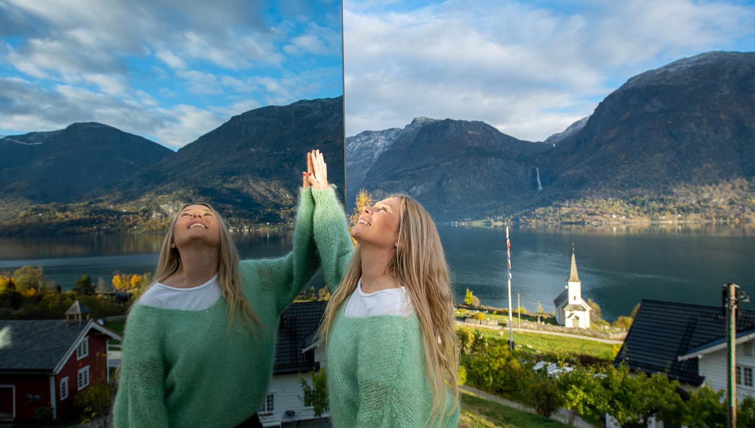 Fjordspeilet, Luster