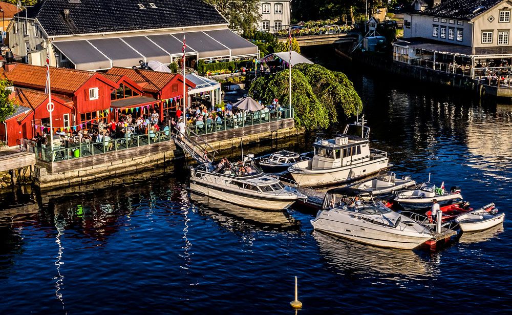 båtbrygge på forrett på Becks Brasserie og Bar Osebro i Porsgrunn