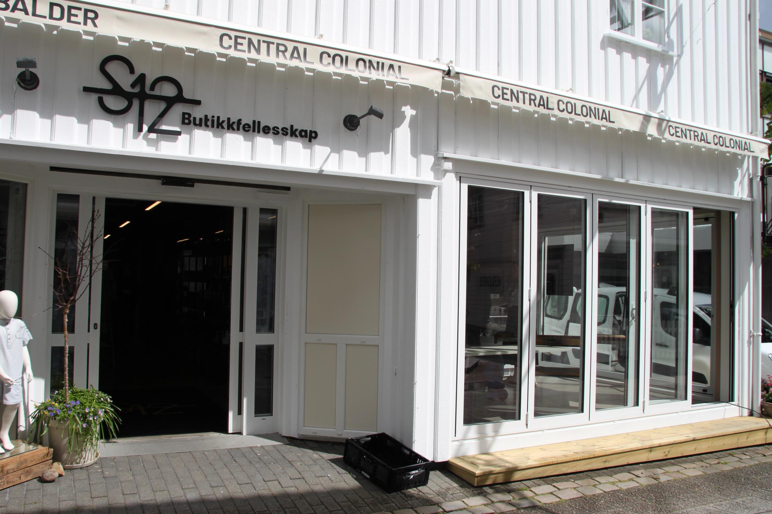 Central Colonial