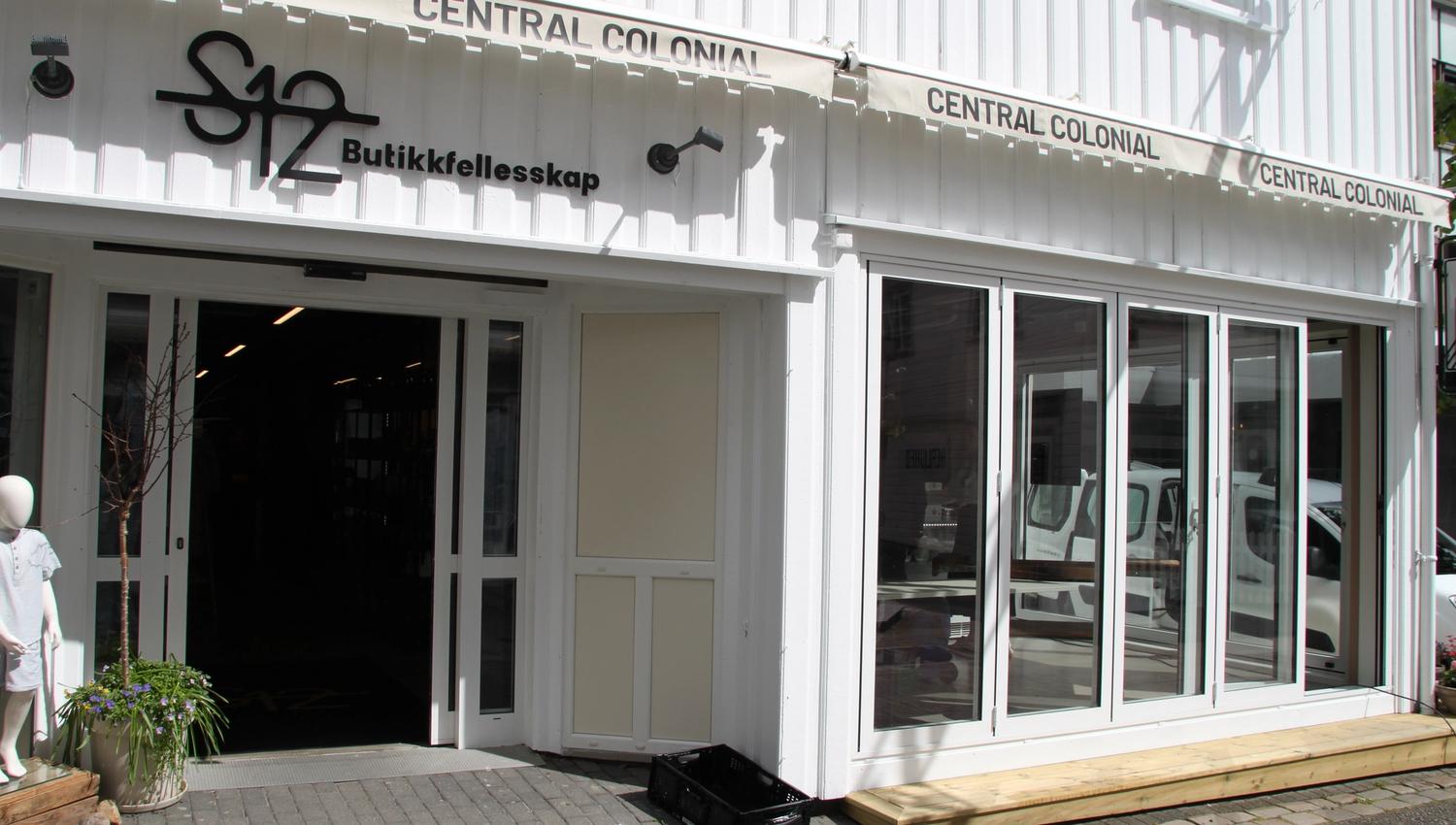 Central Colonial