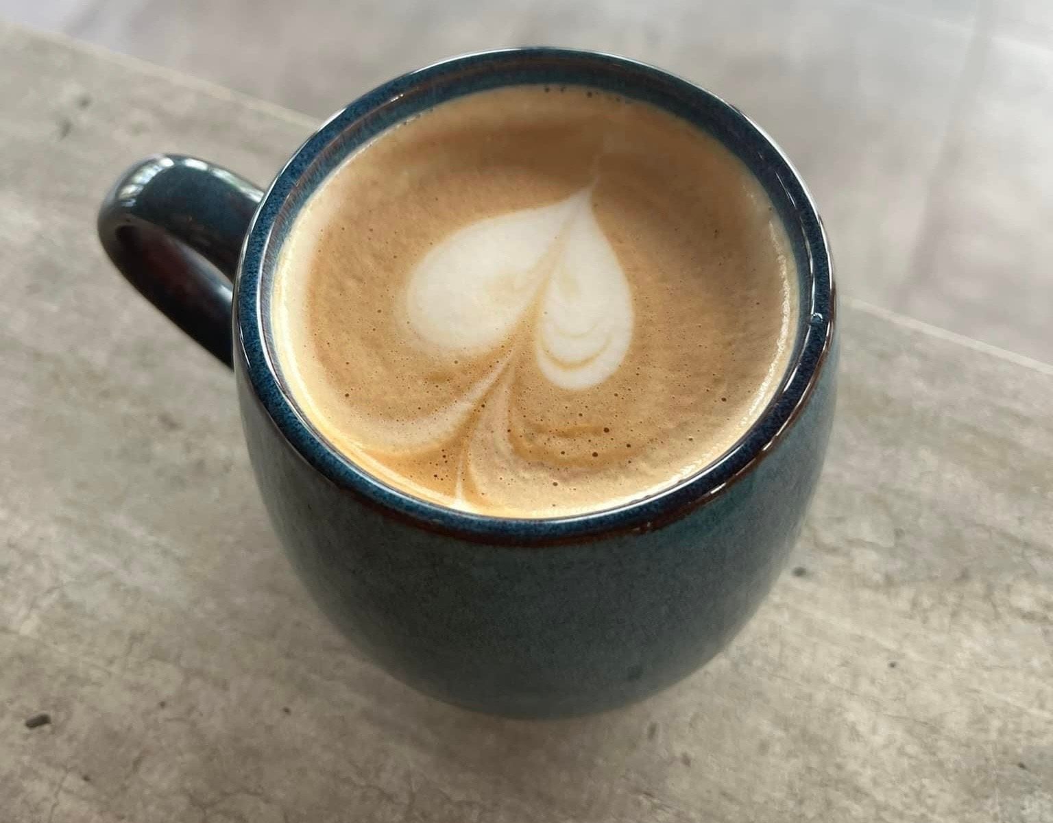 kaffekopp med hjerte på