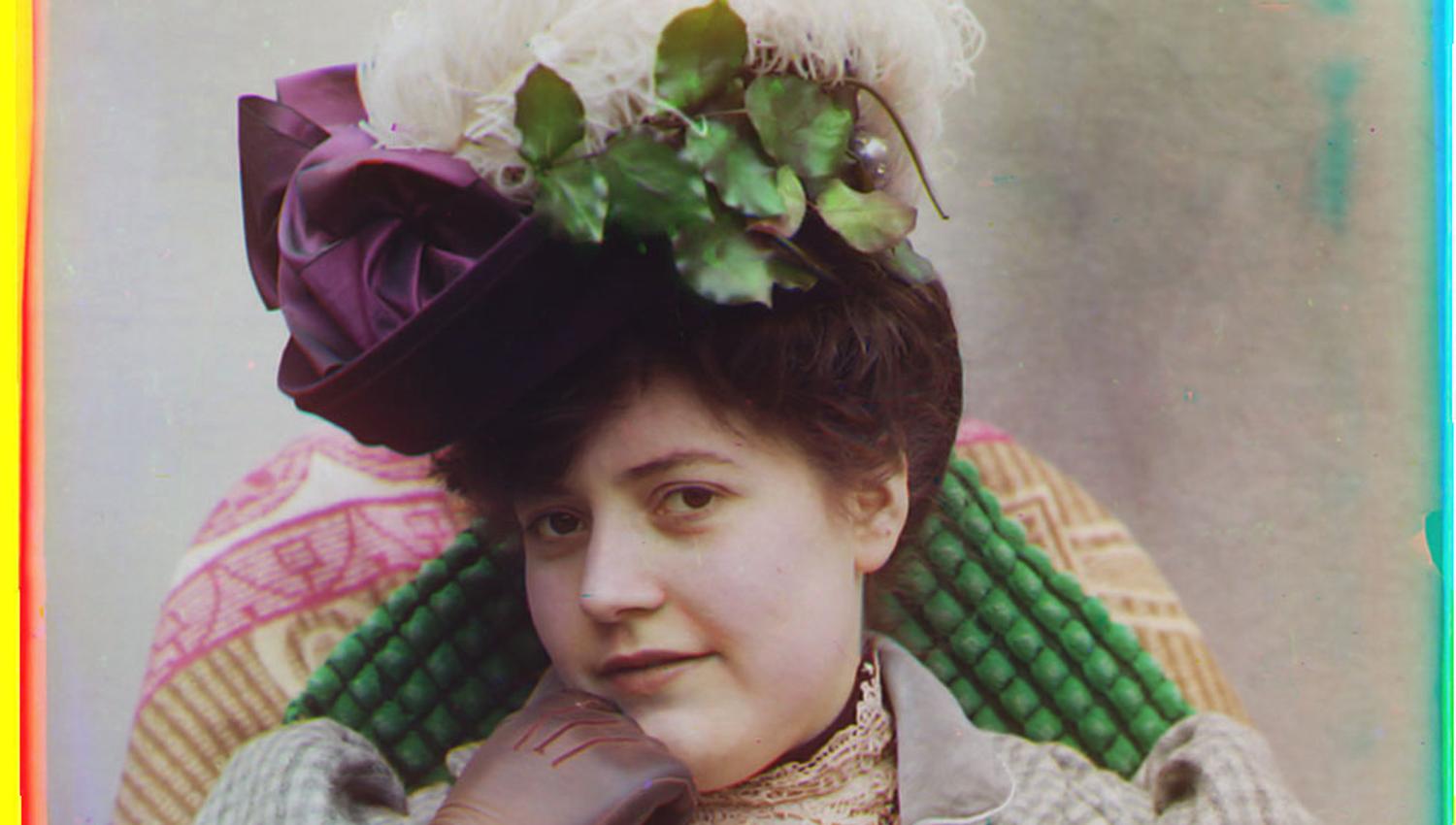 Levanger Fotomuseum:
Agnes Renbjør, 1907-10. Renbjørs tante
Foto: Harald Renbjør.