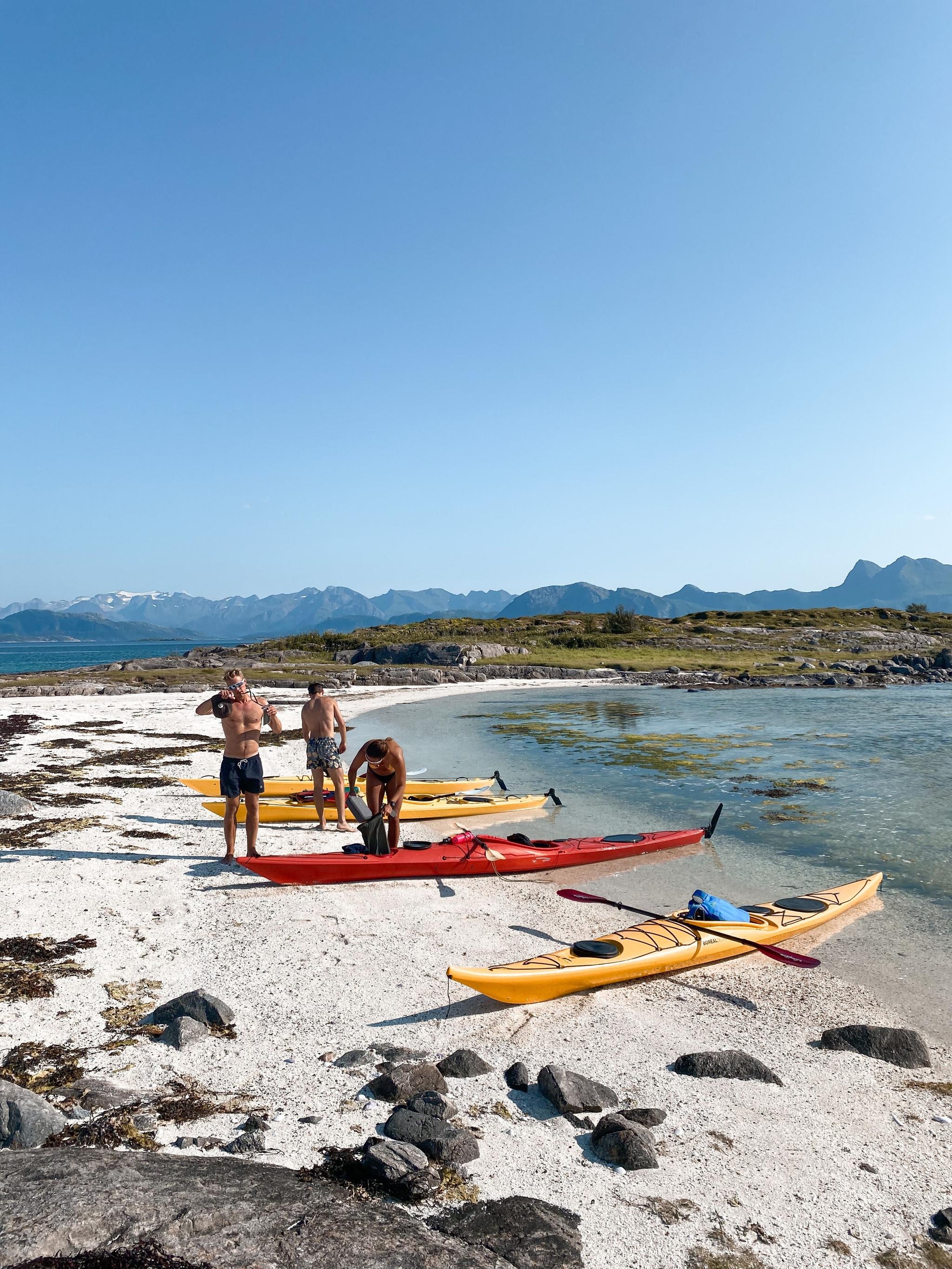 Kayaking on the Helgeland coast – Head for the kayaking paradise: STØTT