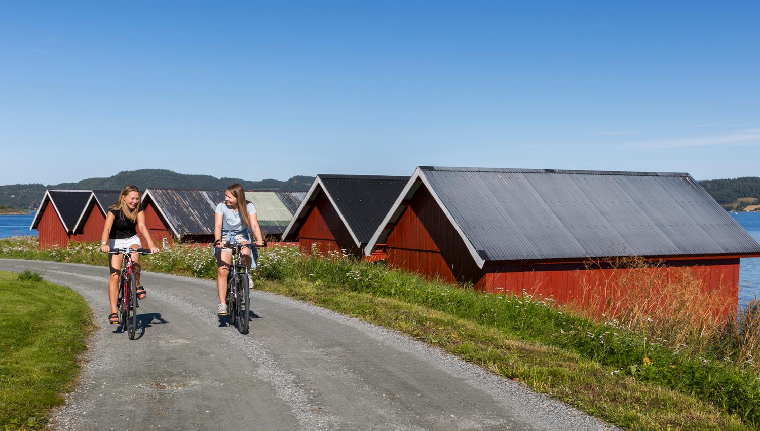 Sykkel i Straumen på Inderøy, langs Borgenfjorden