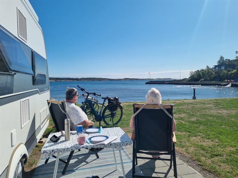 Guests enjoy the camping-life by the sea