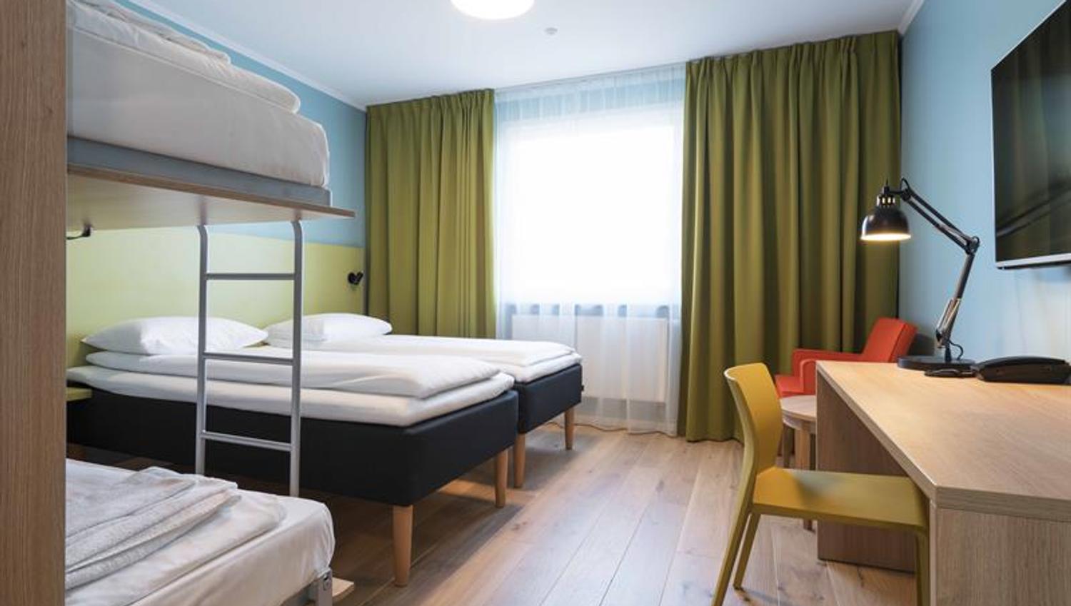double room with bunk beds