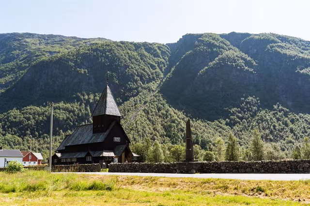 Plan your trip to the Hardangerfjord region | Activities, hotels, food ...